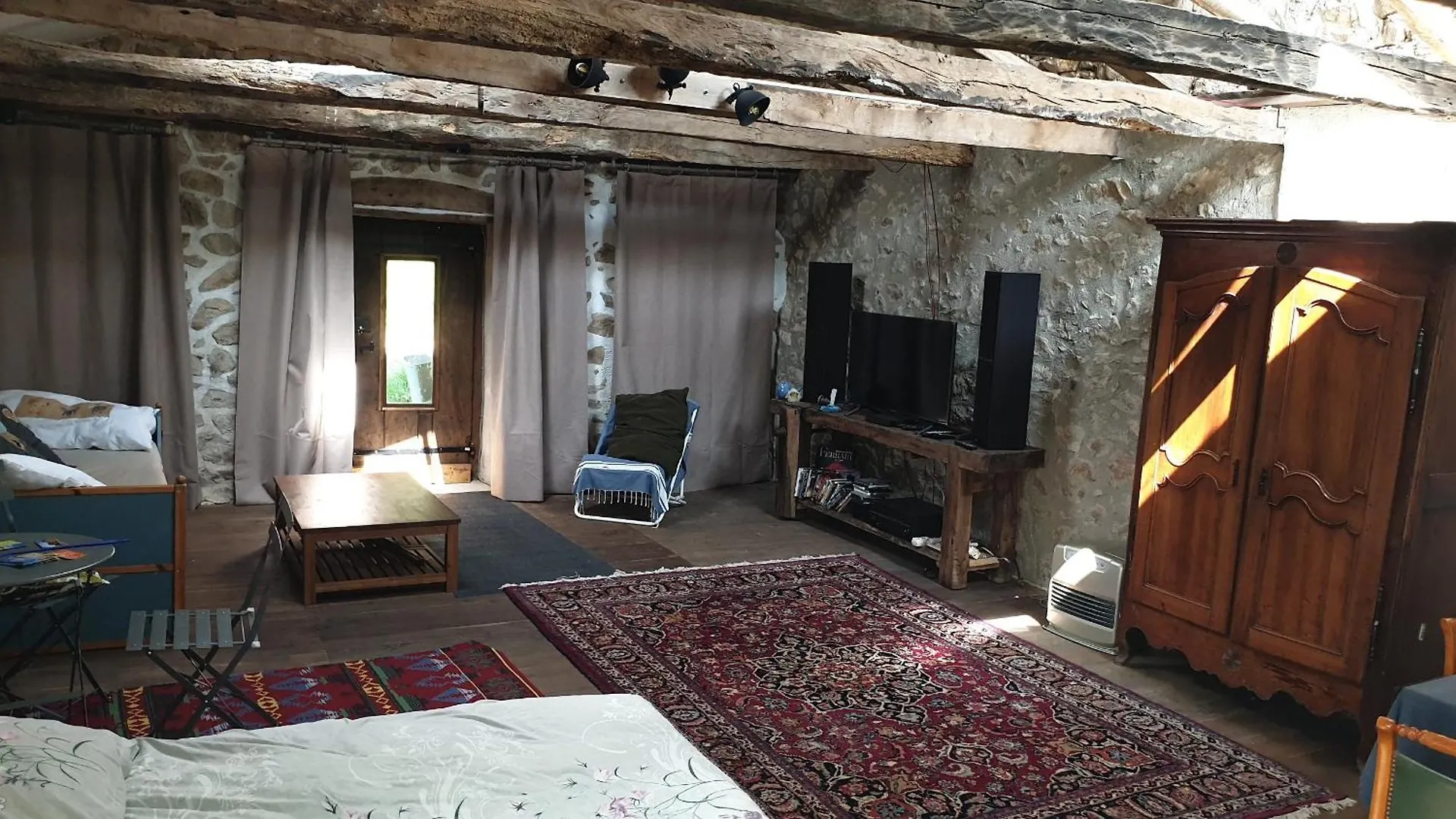 Chambre D'Hotes Chez Patoue Sanvensa 住宿加早餐酒店